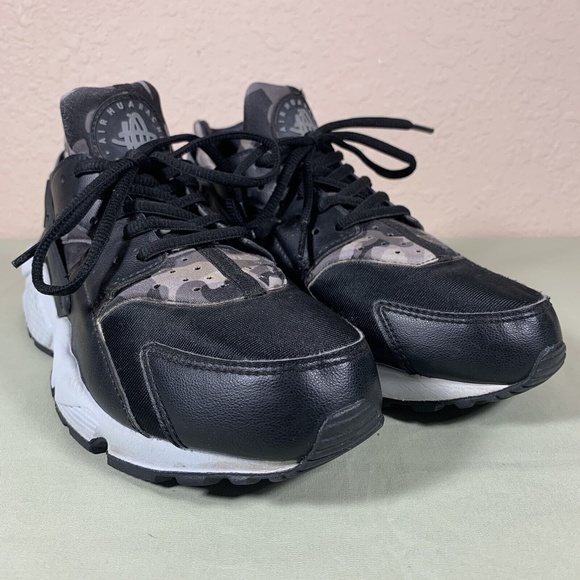 Nike Air Huarache Run Camo Print Sneaker Women’s Sz 8 - Picture 1 of 10